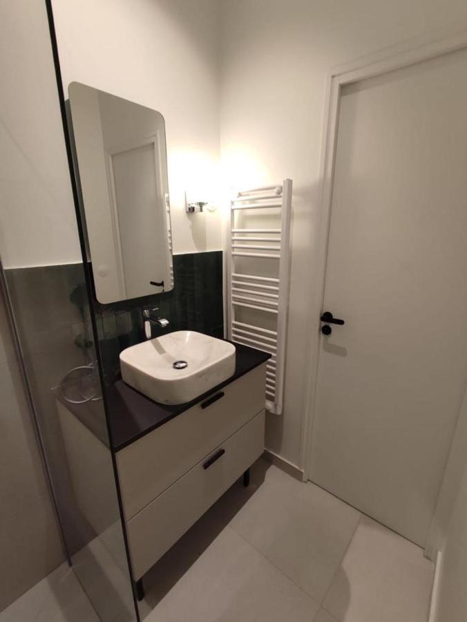 Suite confortable sur le canal Saint-Martin / République Parigi Esterno foto