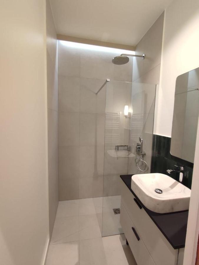 Suite confortable sur le canal Saint-Martin / République Parigi Esterno foto